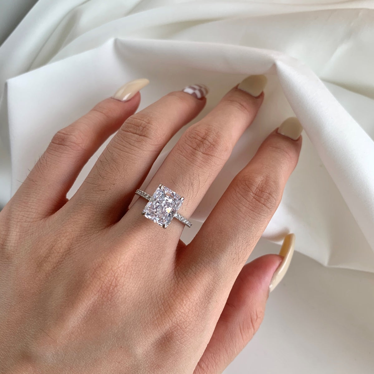 [GALE]4.0 Carat Luxurious Engagement Ring