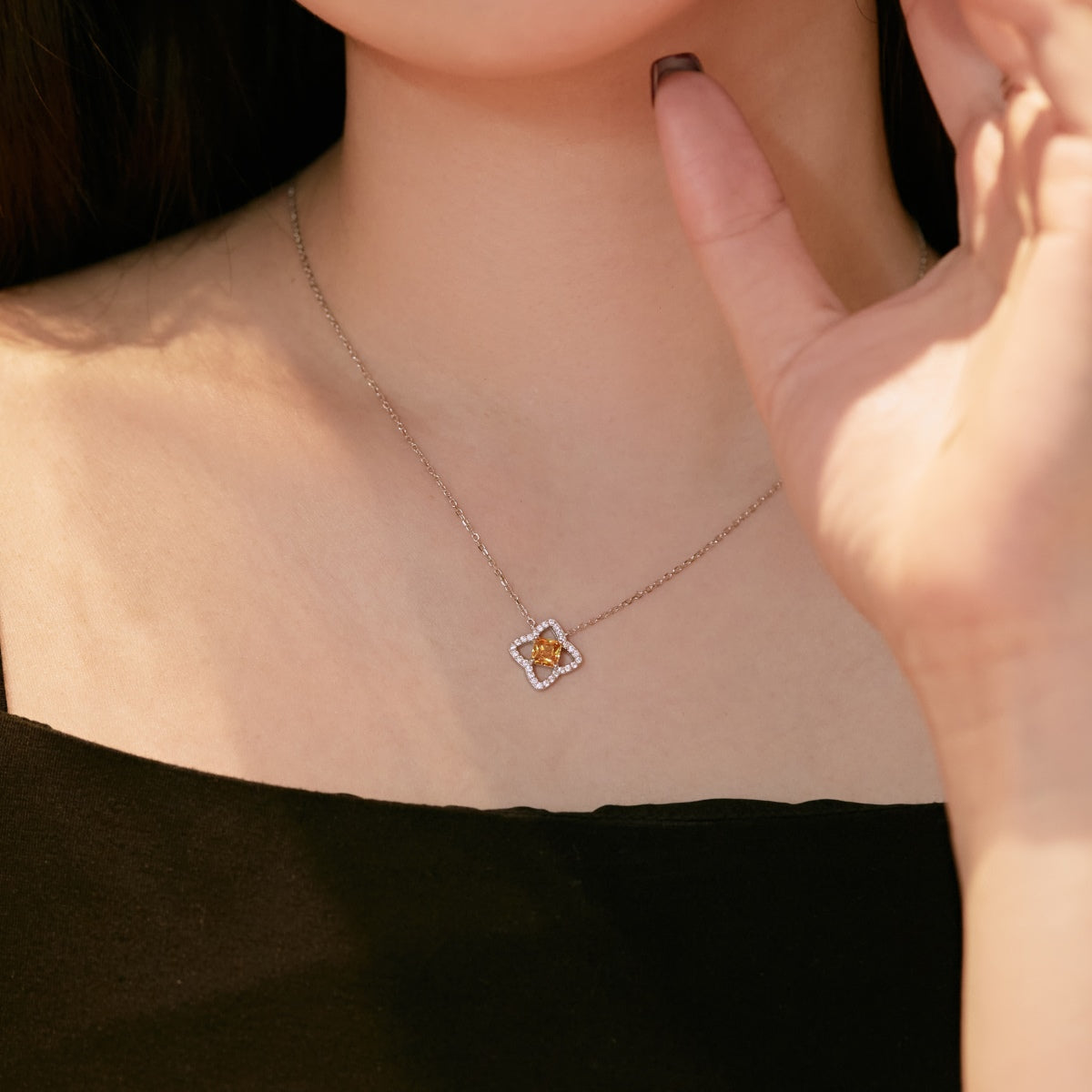 [GALE]Exquisite Flower Shape Princess Cut Necklace