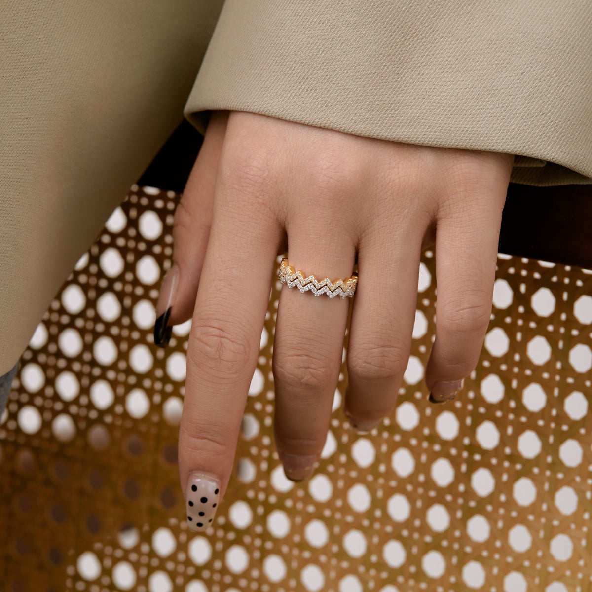 [GALE]Delicate Enchanting Wave Shape Daily Ring