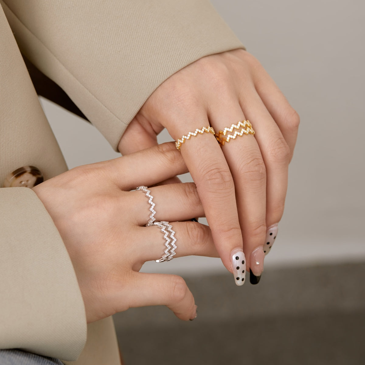 [GALE]Delicate Enchanting Wave Shape Daily Ring