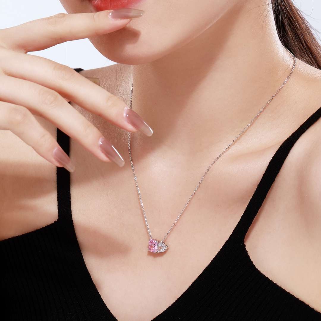 [GALE]Dazzling Square & Heart Shape Necklace