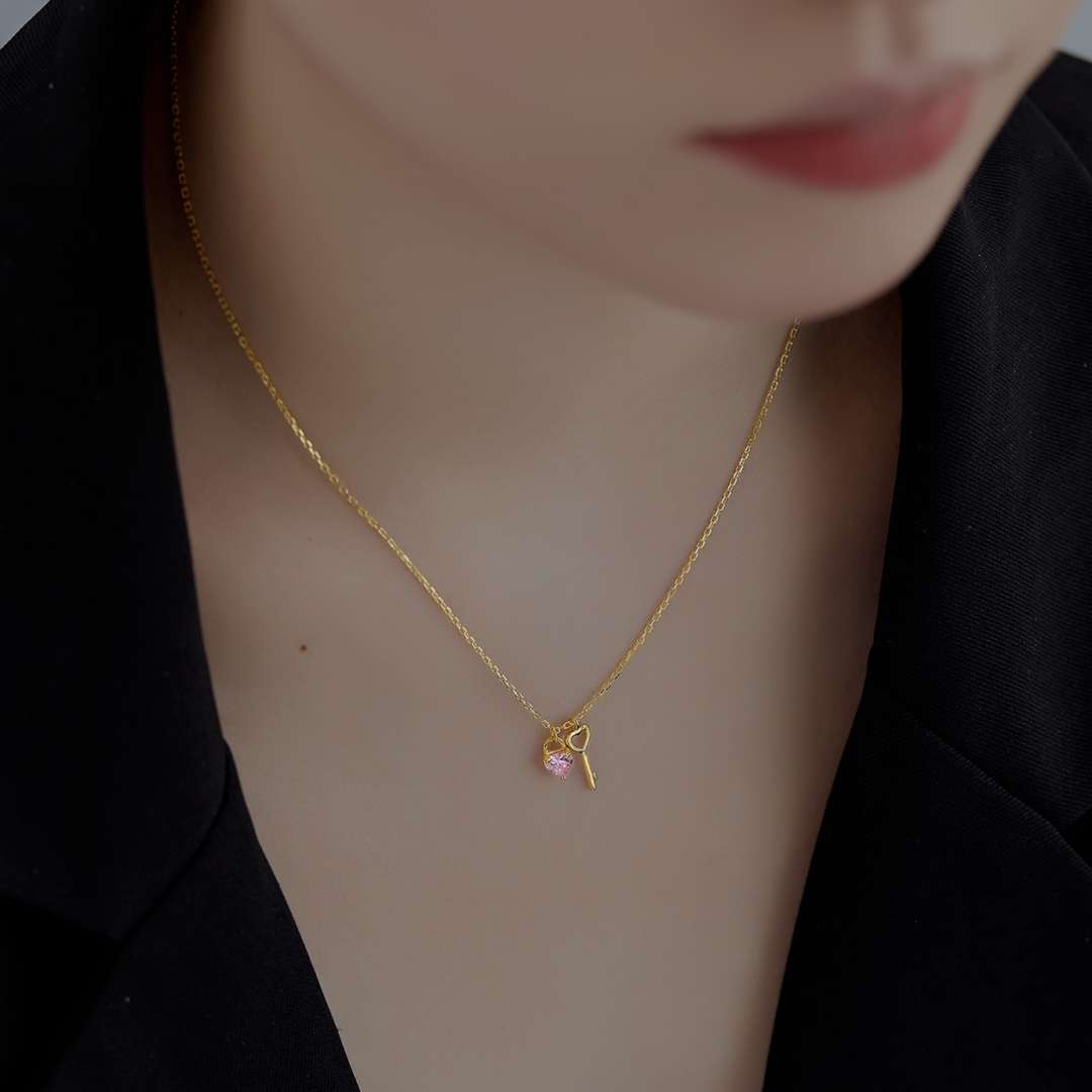 [GALE]Unique Heart Shape Key Pendent Necklace