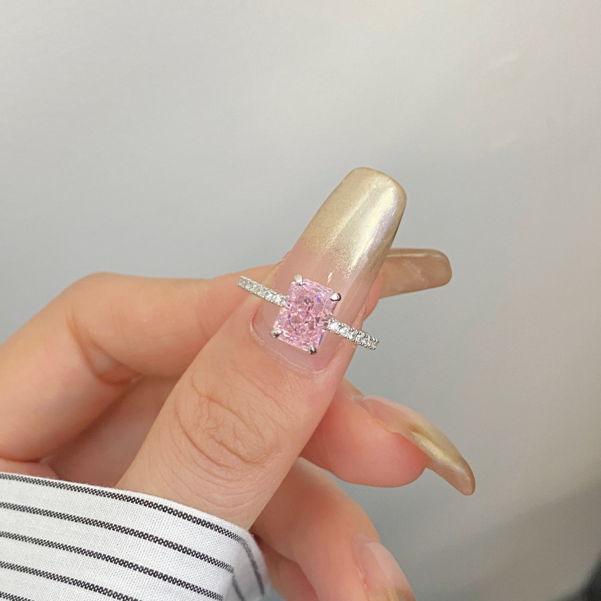 [GALE]2.0 Carat Dazzling Sparkling Radiant Cut Party Ring