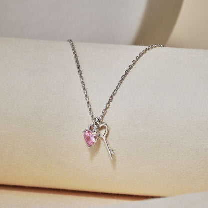 [GALE]Unique Heart Shape Key Pendent Necklace