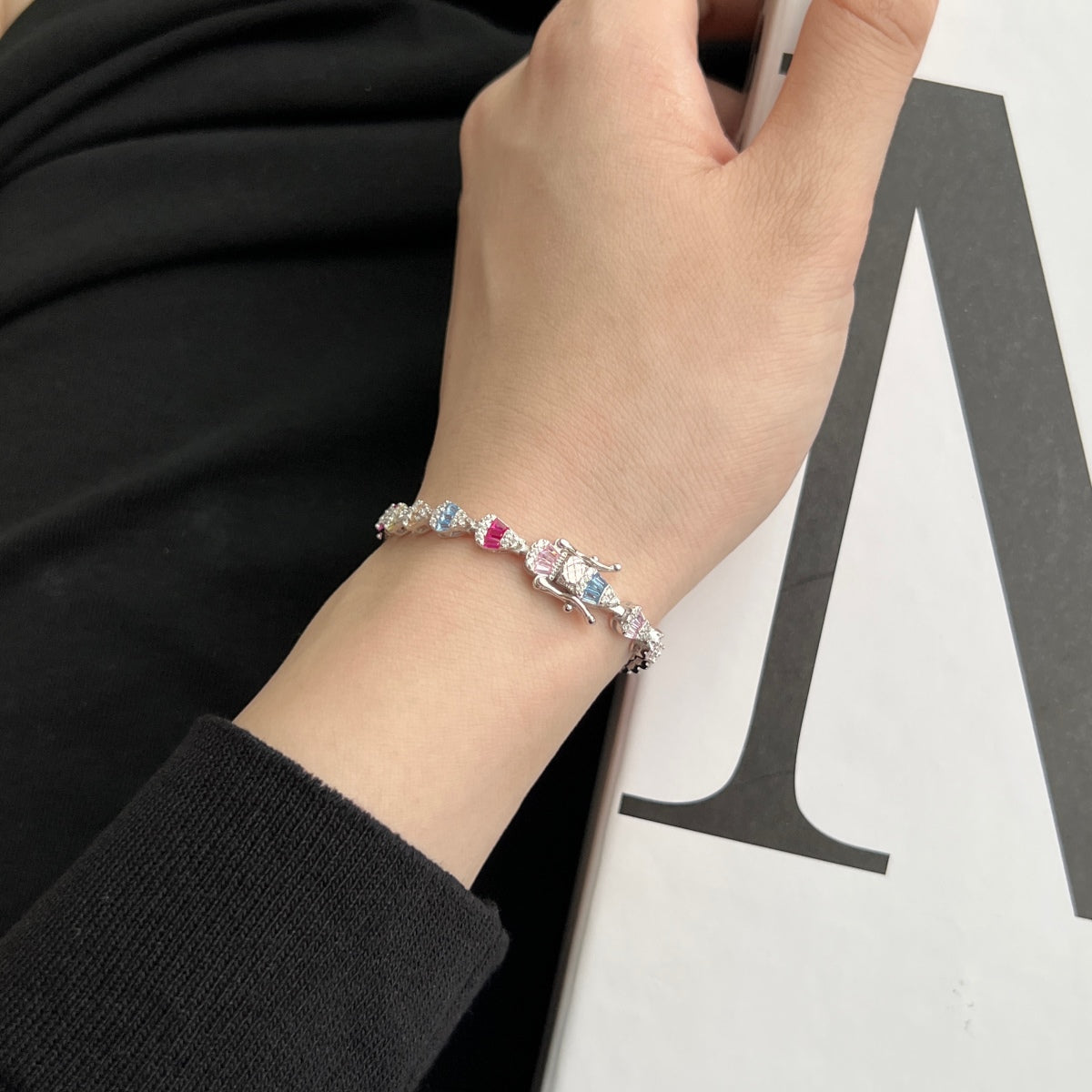 [GALE]Radiant Water Drop Shape Daily Bracelet