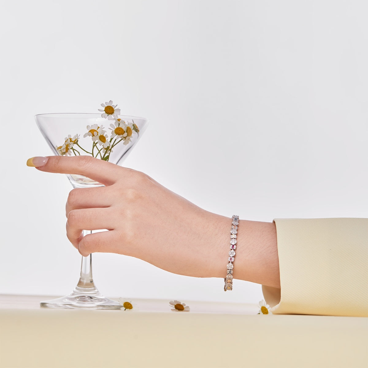 [GALE]Dazzling Radiant Multi Cut Daily Bracelet