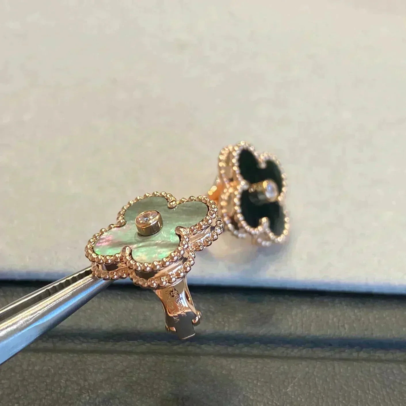 [GALE]CLOVER MEDIUM 1 MOTIFS GRAUER MOP DIAMANT-OHRRINGE