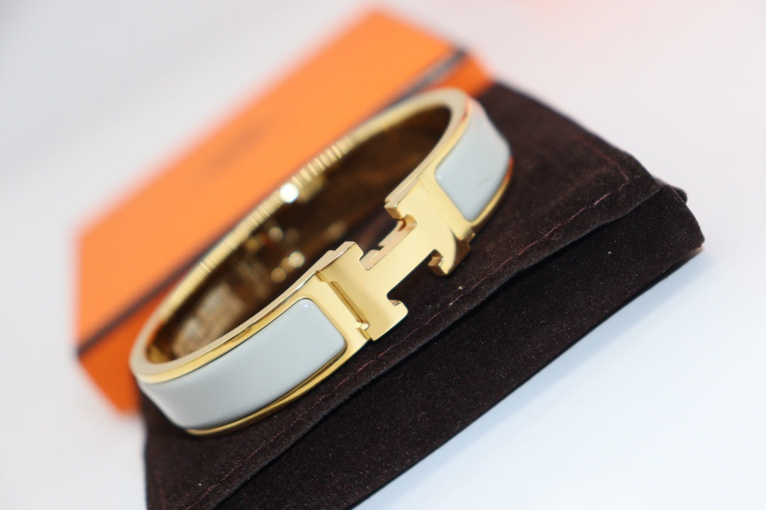 [GALE]H LIGHT BLUE BRACELET