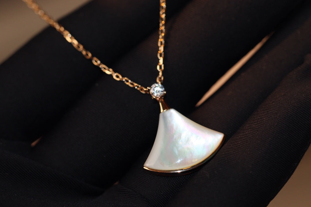 [GALE]DREAM NECKLACE WHITE MOP PINK GOLD 1 DIAMOND