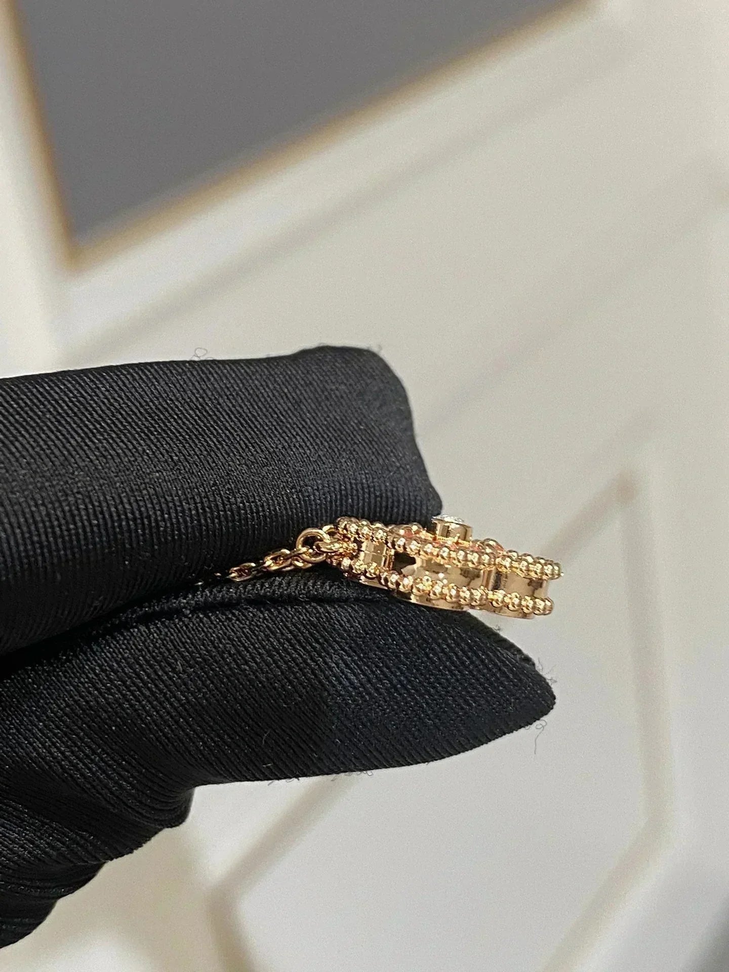 [ゲイル]クローバー 15mm ダイヤモンド ロードナイト ネックレス