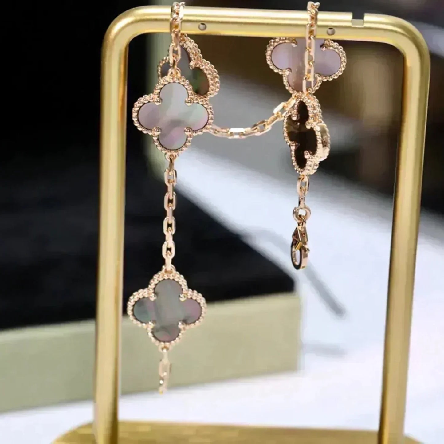 [GALE]クローバー5モチーフ グレーモップブレスレット