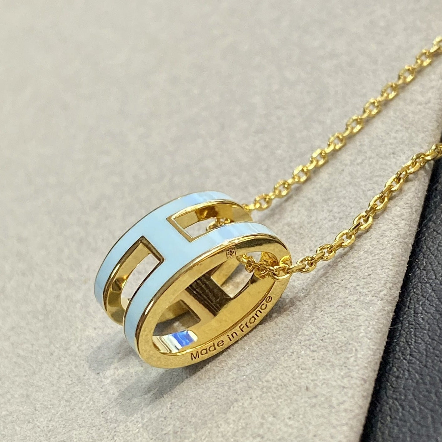 [GALE]POP H LIGHT BLUE NECKLACEGALE