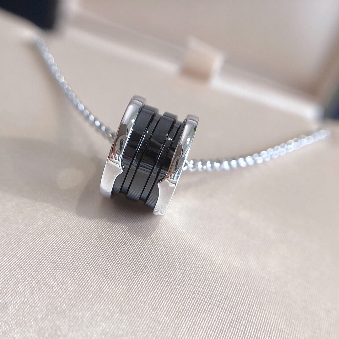[GALE]ZERO 1 BLACK CERAMIC SILVER NECKLACE