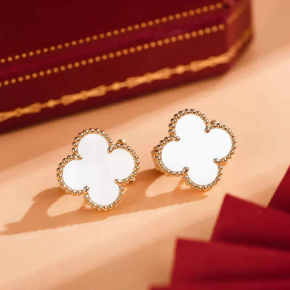 [GALE]CLOVER MEDIUM 1 MOTIFS WHITE MOP STUD EARRINGS