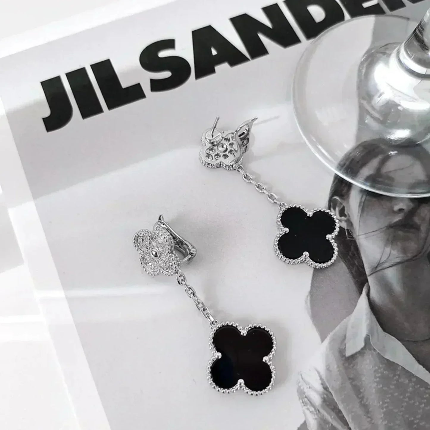 [GALE] Ohrringe mit Kleeblattmotiven, Diamant und Onyx, Silber