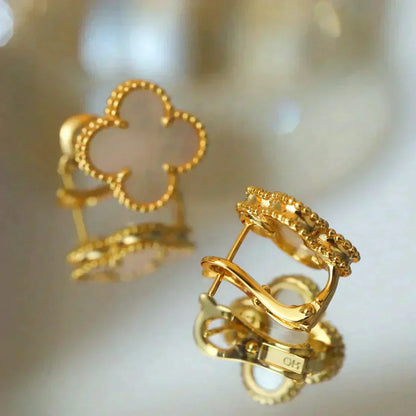 [GALE]CLOVER MEDIUM 1 MOTIFS WHITE MOP STUD EARRINGS