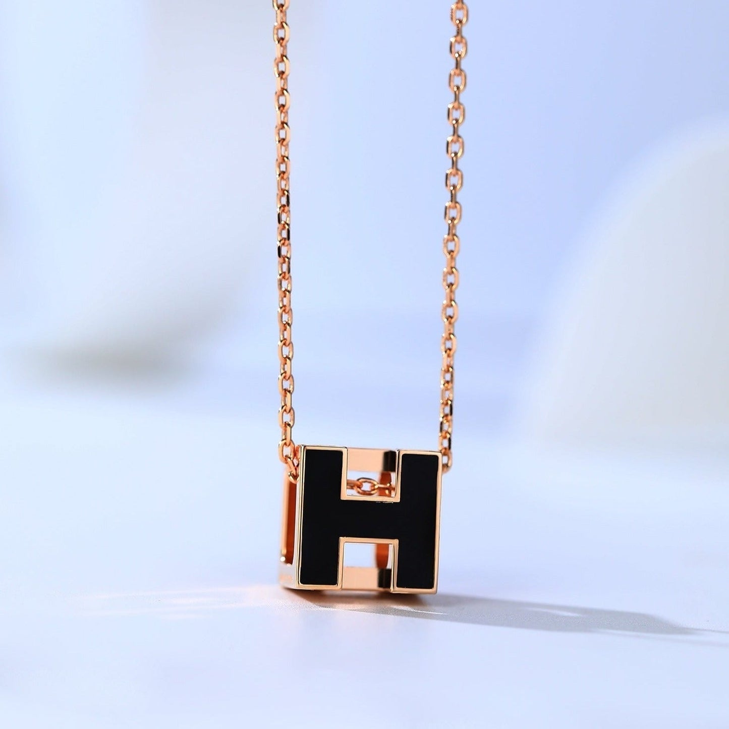 [GALE]H CAGE PINK GOLD NECKLACE