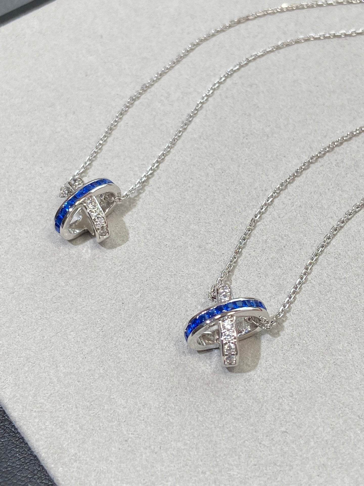 [GALE]LIENS DIAMOND SILVER NECKLACE