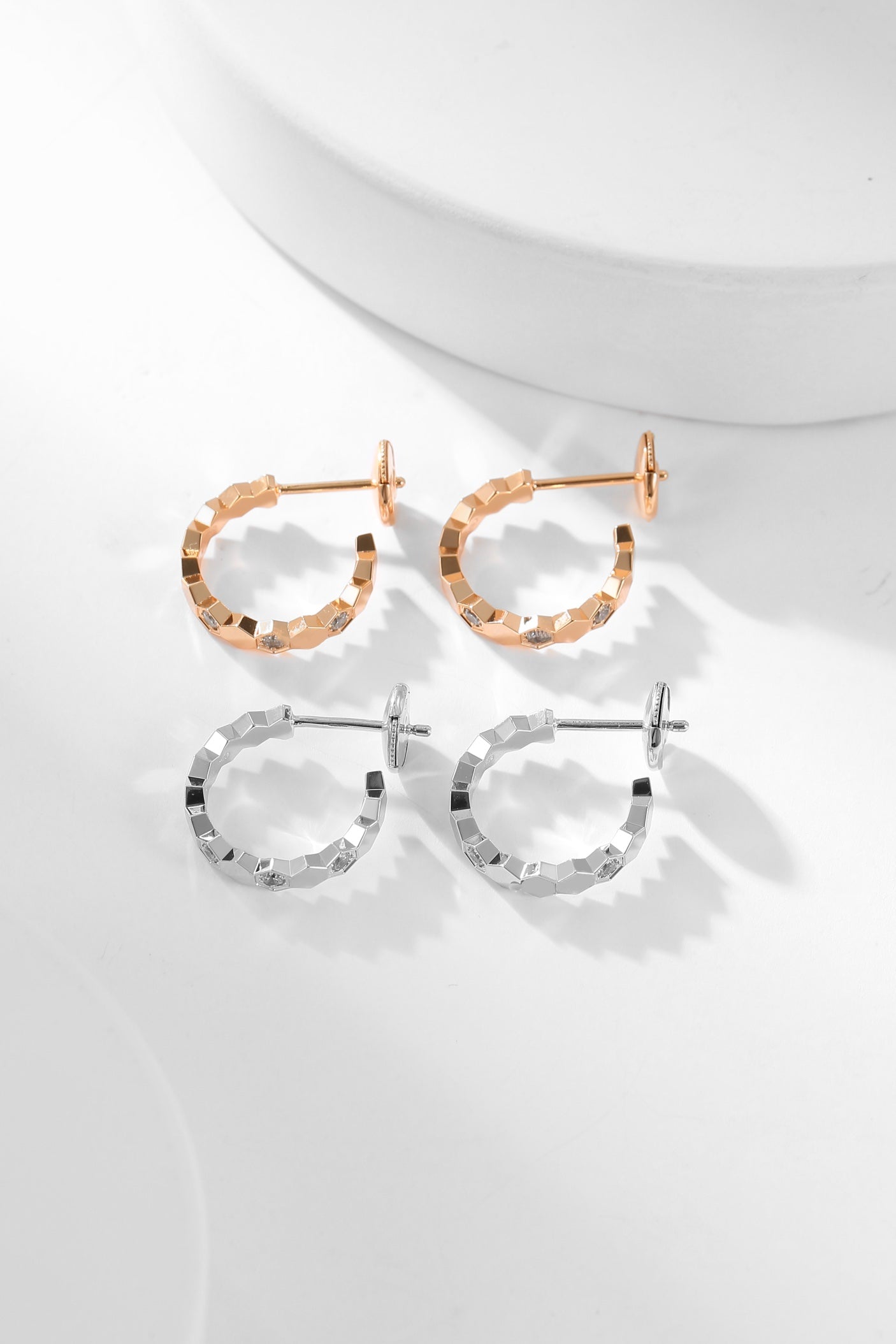 [GALE]BEE LOVE DIAMOND HOOP EARRINGS