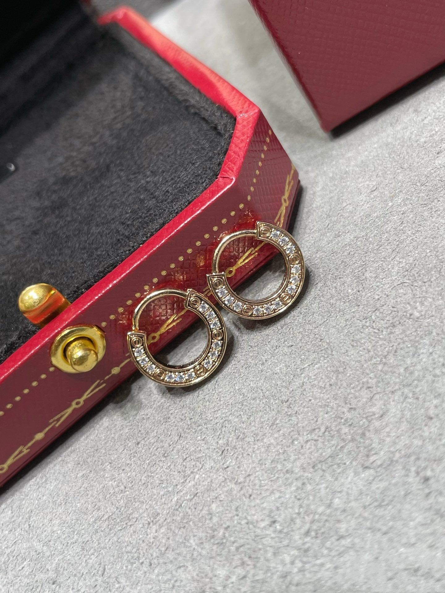 [ゲイル]ラブ ダイヤモンド イヤリング