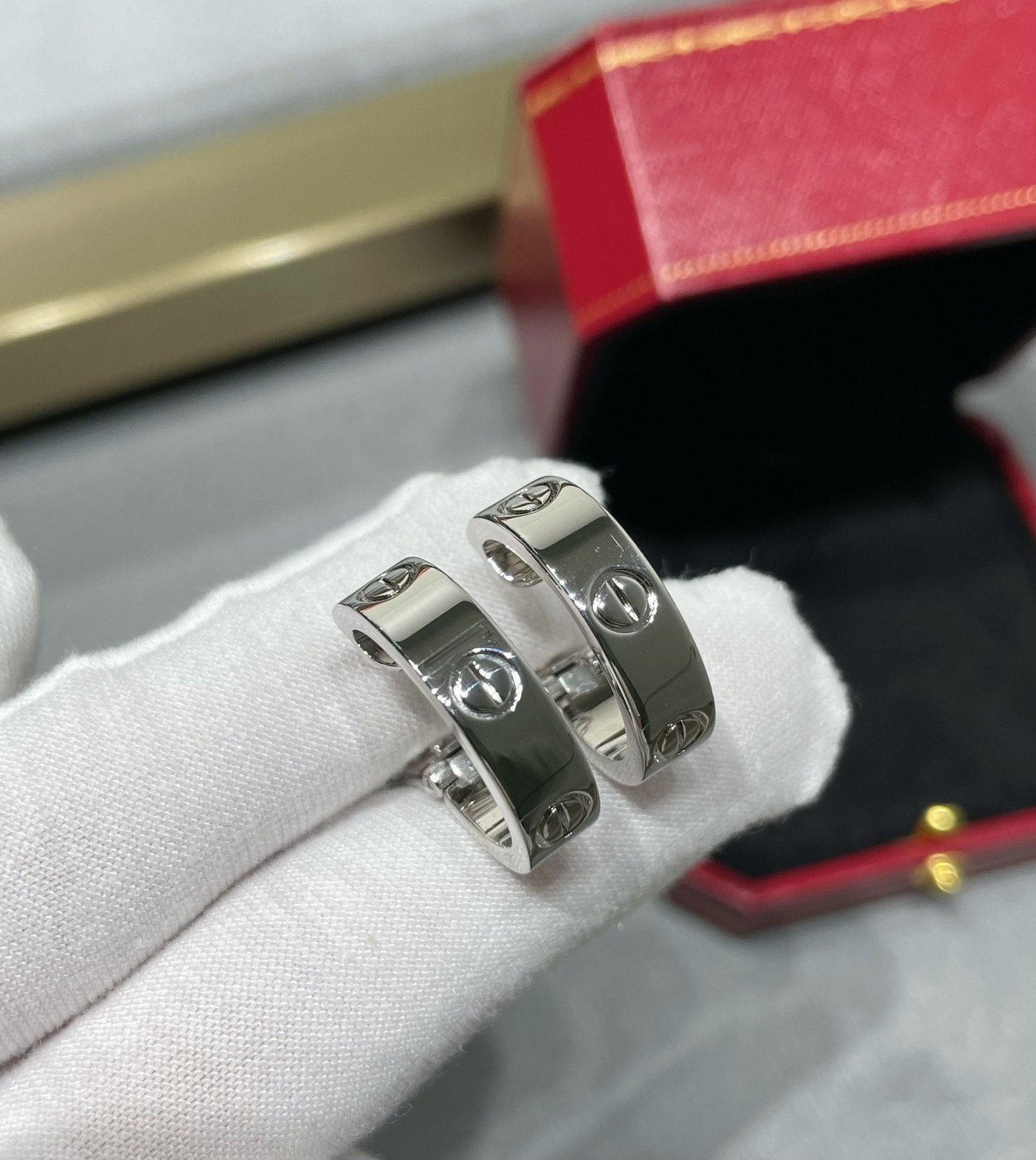 [ゲイル]ラブ 5.5MM イヤリング