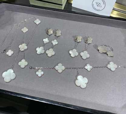 [GALE]クローバー 5モチーフ ホワイトモップ シルバーブレスレット