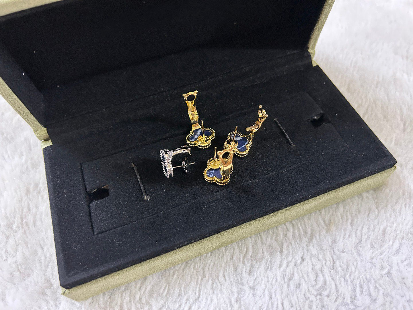 [GALE]CLOVER PIETERSIT MITTELGROSSE OHRSTÖCKE