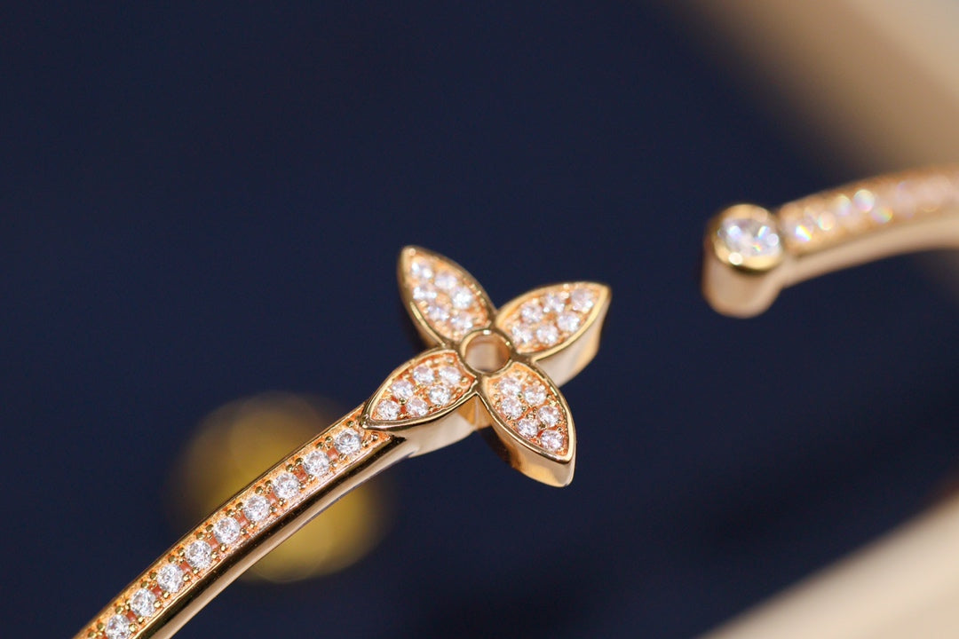 [GALE] IDYLLE OFFENES ARMBAND IN ROSA GOLD MIT DIAMANTENBESETZUNG