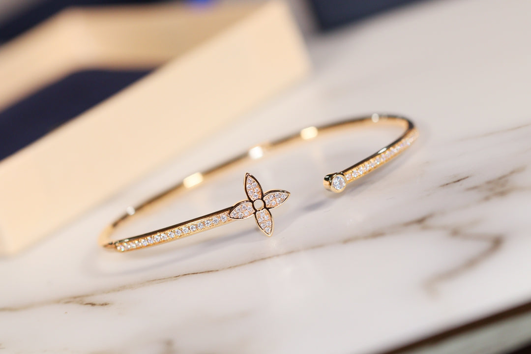 [GALE] IDYLLE GOLD OFFENES ARMBAND MIT DIAMANTENBESETZUNG