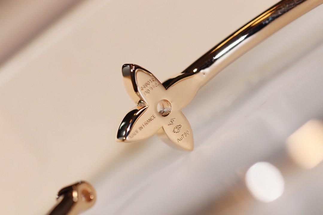 [GALE] IDYLLE GOLD OFFENES ARMBAND MIT DIAMANTENBESETZUNG