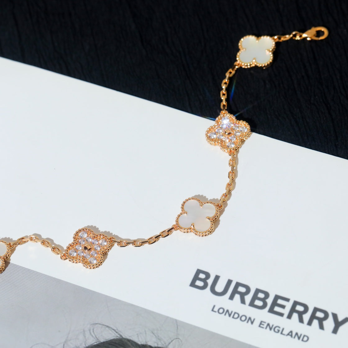 [GALE]KLEBERARMBAND 5-MOTIF WEISSER MOP-DIAMANT 