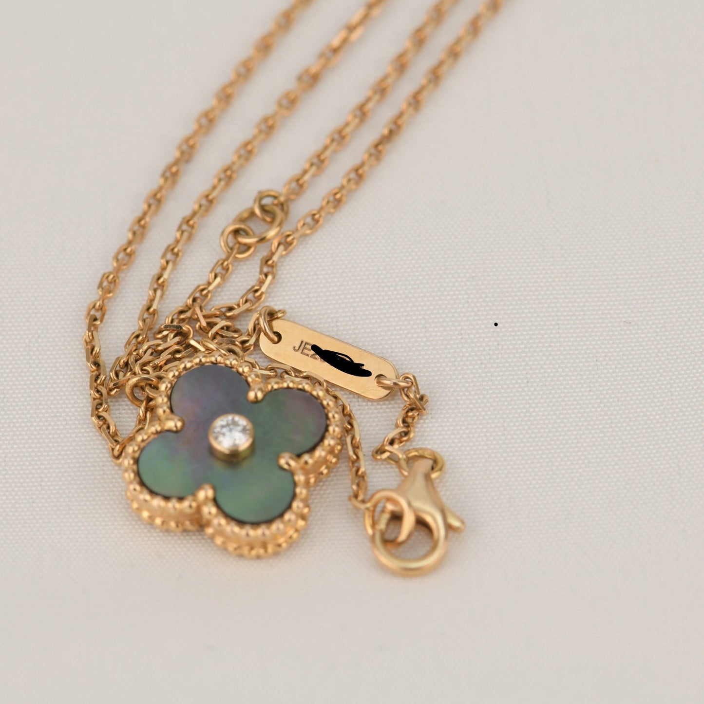 [ゲイル]クローバー 15mm ダイヤモンド＆マザーオブグレーネックレス