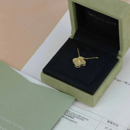 [ゲイル]クローバー 15mm ダイヤモンド ゴールド マザーオブパール ネックレス