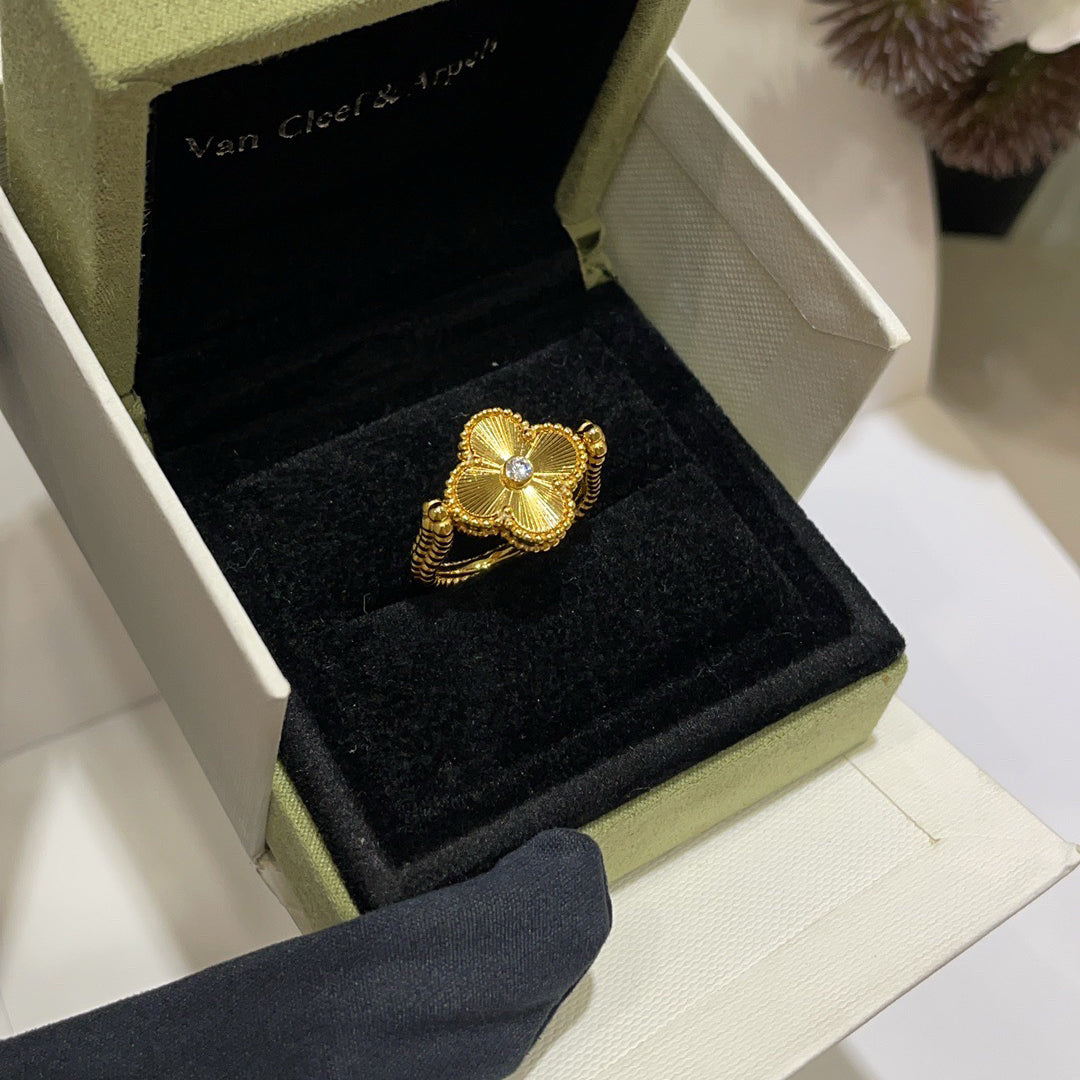 [ゲイル]クローバー リバーシブル ブルーアゲート リング