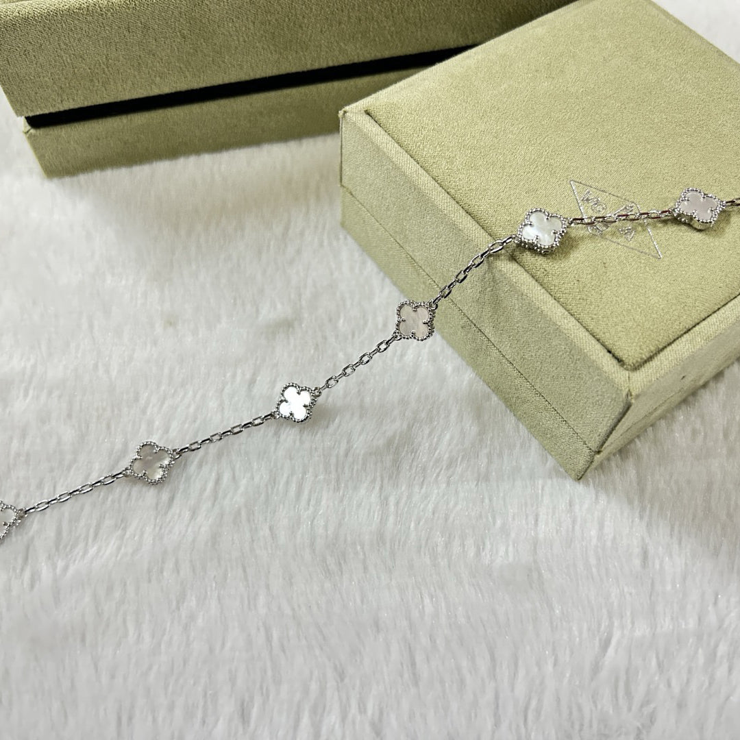 [GALE]CLOVER 6 MOTIF WEISSES MOP-ARMBAND