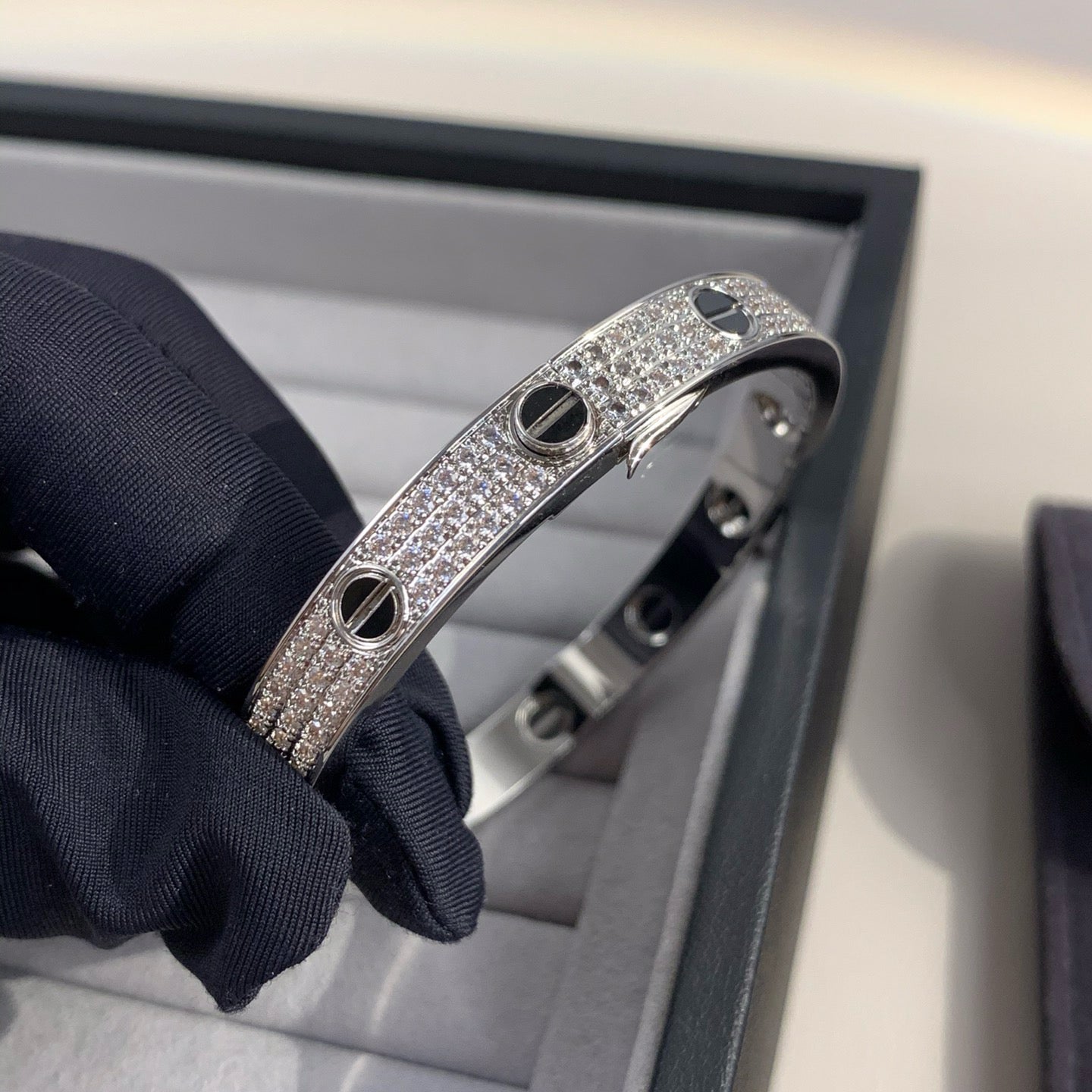 [GALE] LOVE ARMBAND 6,1 MM DIAMANT-PAVED KERAMIK 