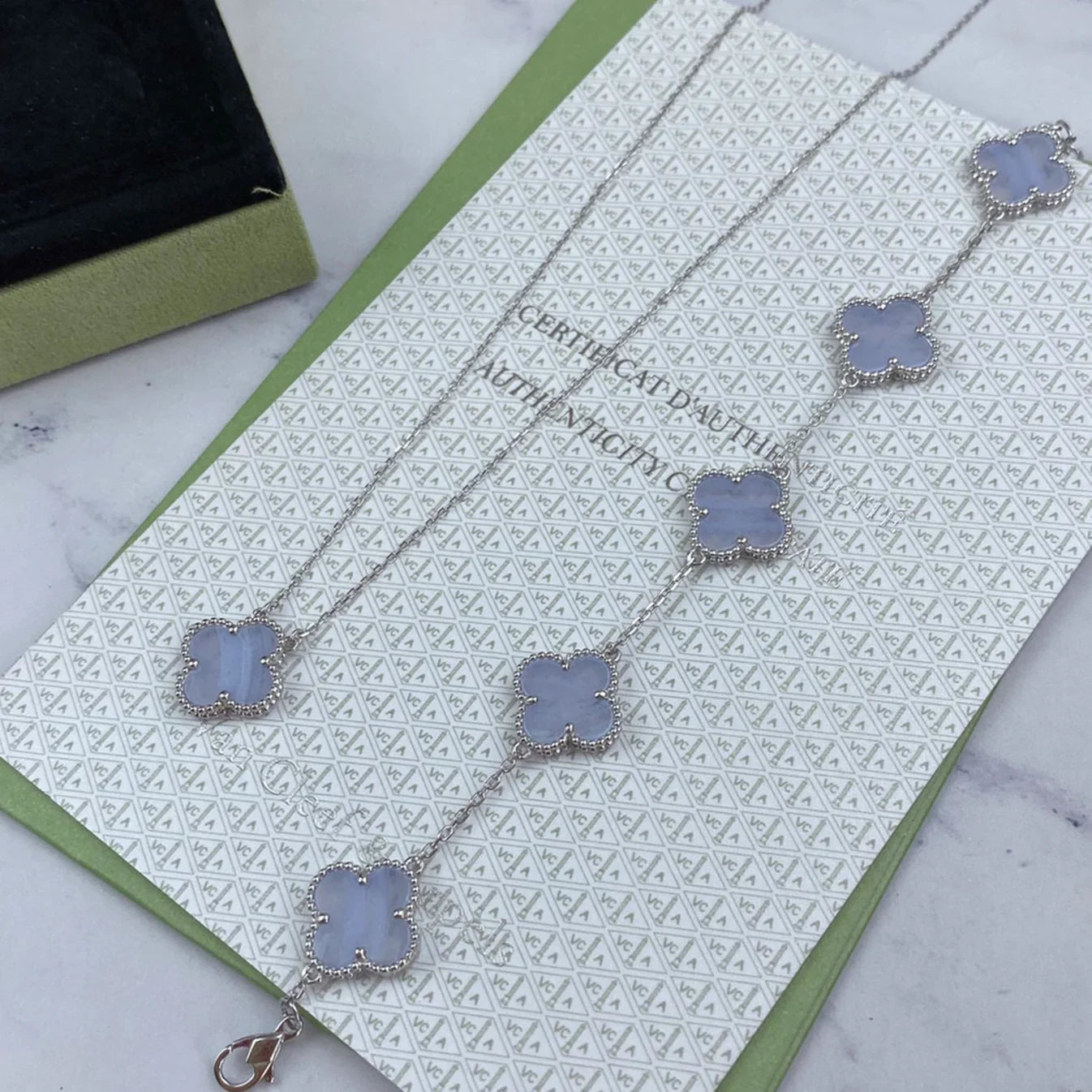 [GALE] CLOVER 5 MOTIF PURPLE CHALCEDONY BRACELET COLLECTION