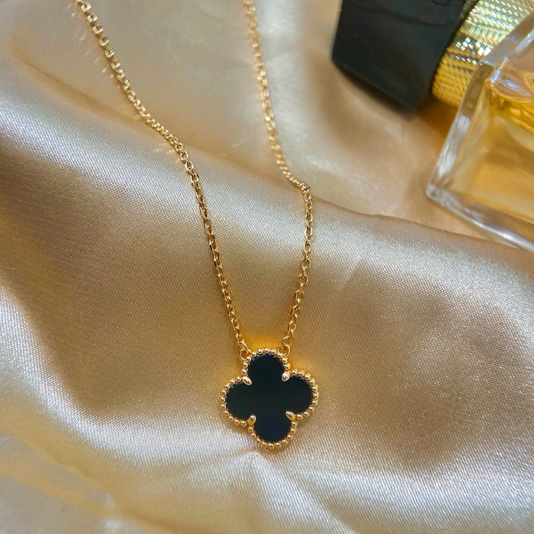 [GALE]CLOVER 15MM BLACK ONYX SINGLE FLOWER NECKLACE