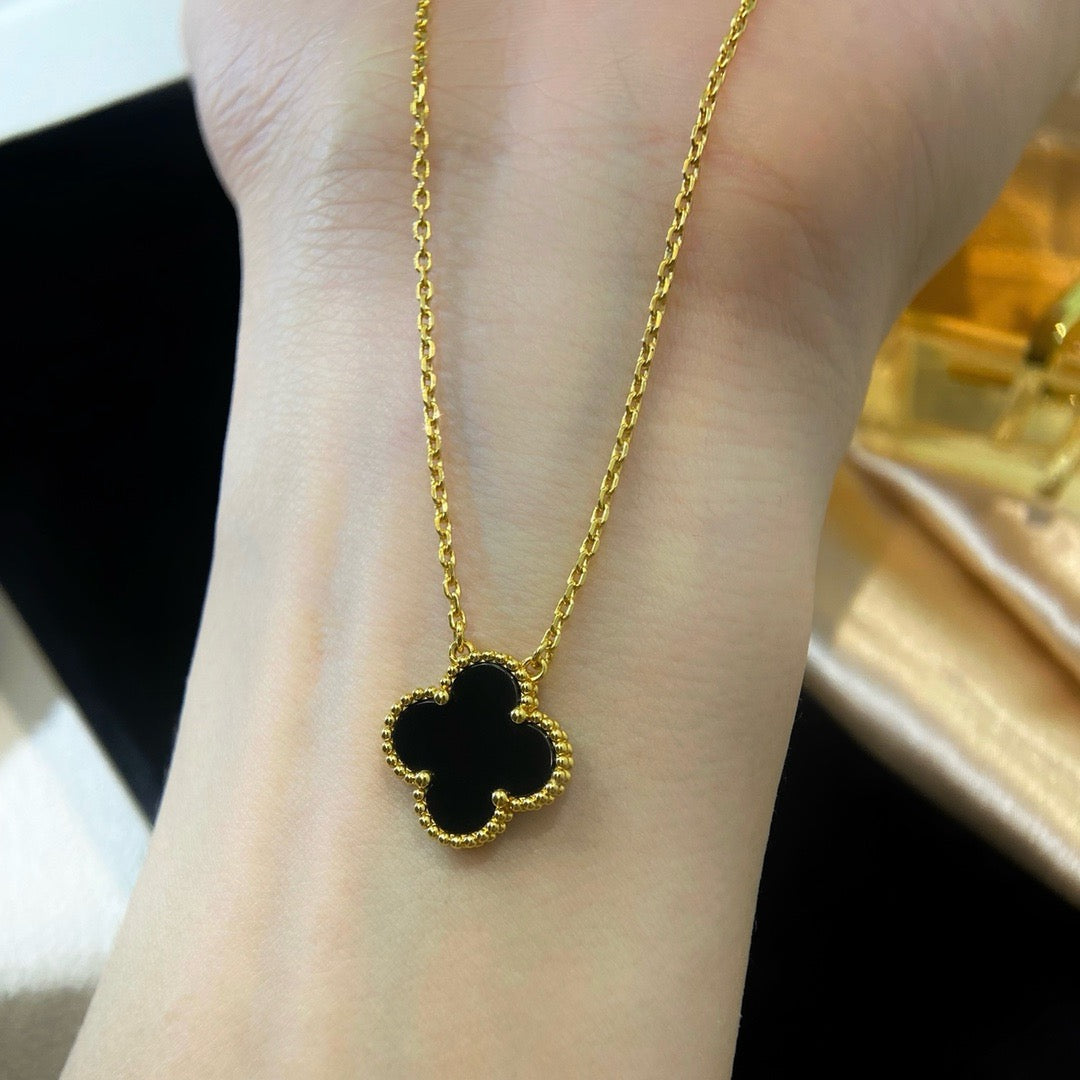 [GALE]CLOVER 15MM BLACK ONYX SINGLE FLOWER NECKLACE
