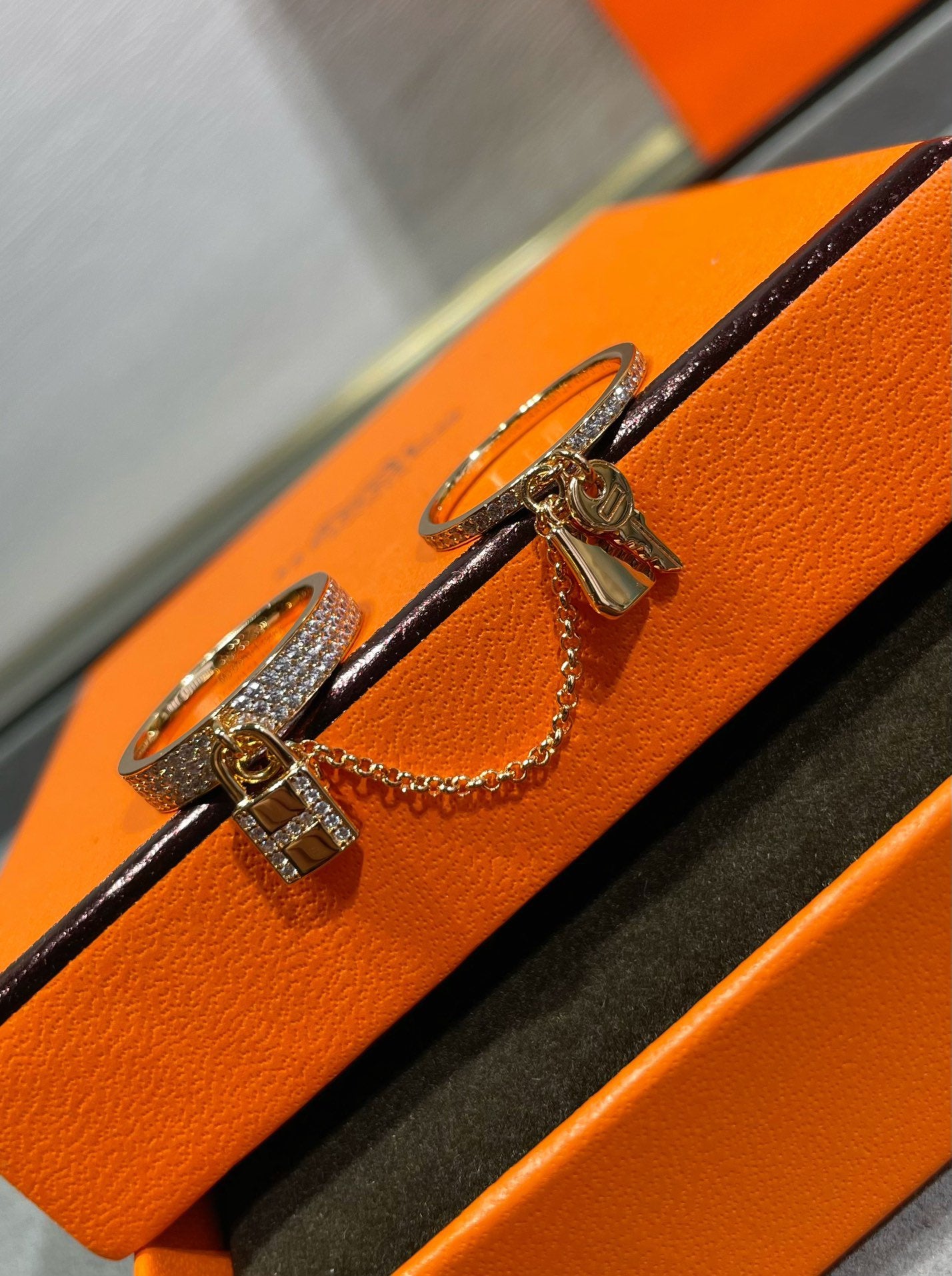 [GALE]HM KELLY CLOCHETTE DOPPELRING MIT DIAMANTEN