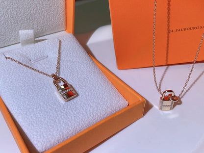 [GALE]HM ADVANCED NICHE LOCK HEAD NECKLACE DIAMONDS