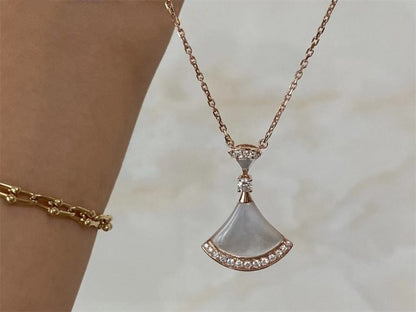 [GALE]DREAM NECKLACE MOP PINK GOLD DIAMOND