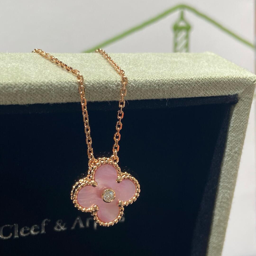 [GALE]CLOVER 15MM DIAMOND PINK MOP NECKLACE