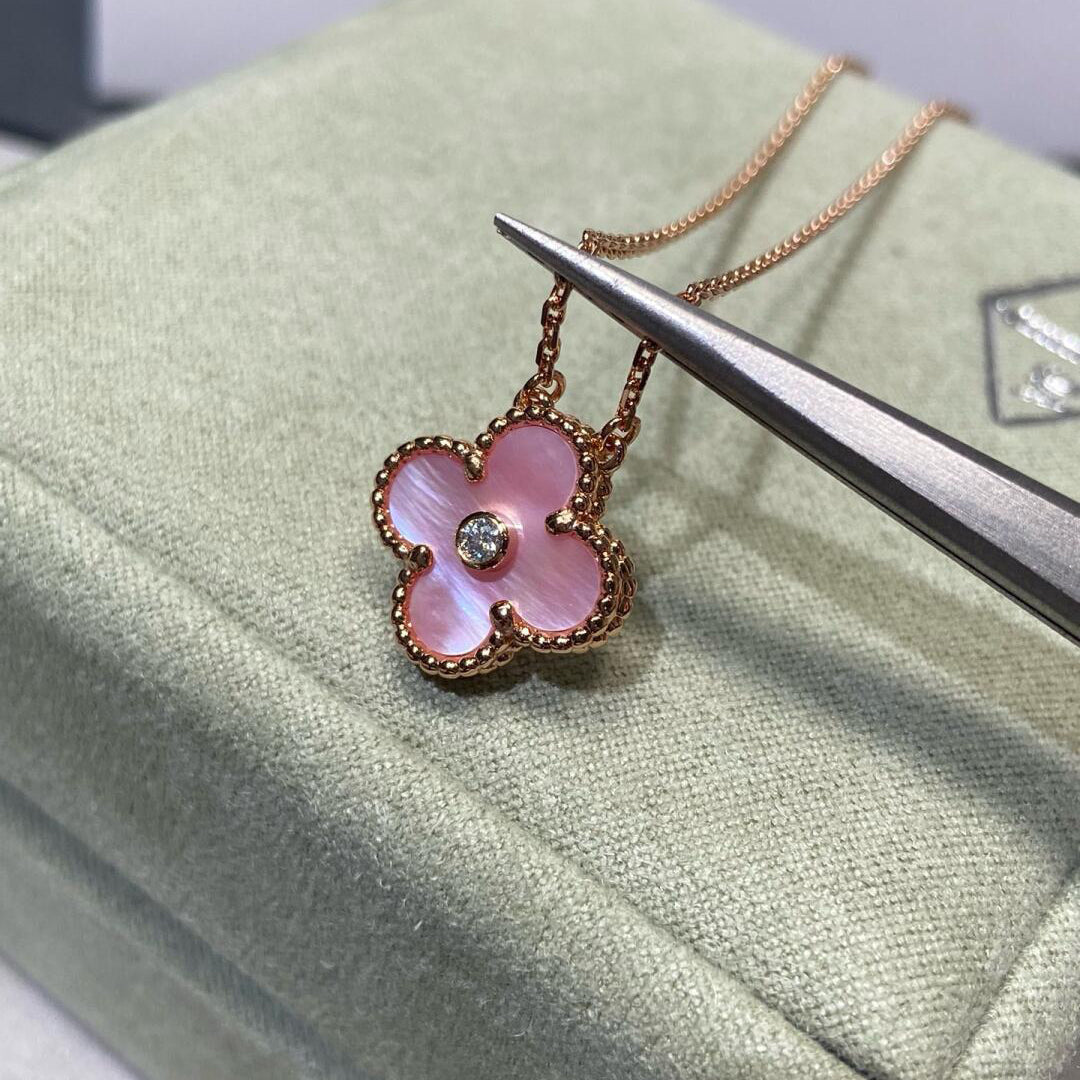[GALE]CLOVER 15MM DIAMOND PINK MOP NECKLACE