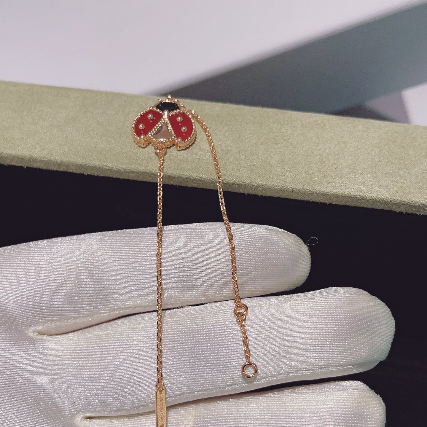 [GALE] Armband mit Glücksfedermotiv 1, rosa-golden